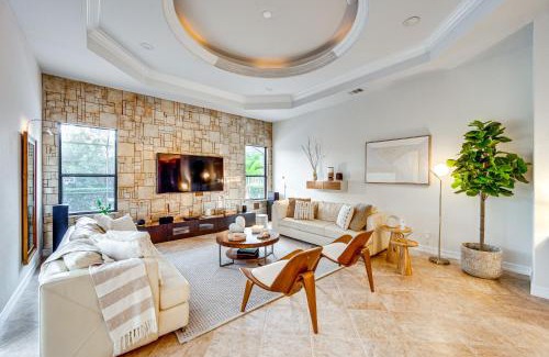 Naples House | 7 Mi to Great Wolf Lodge Water Park Luxury House