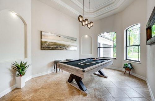 Naples House | 7 Mi to Great Wolf Lodge Water Park Luxury House
