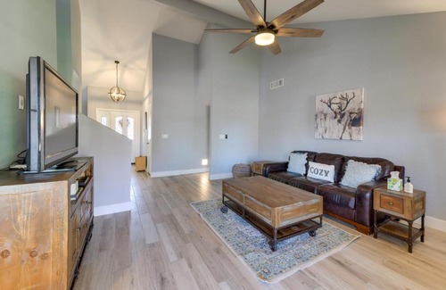 Mesa House | 7 Mi to Riverview Park Pet-Friendly Mesa Home!
