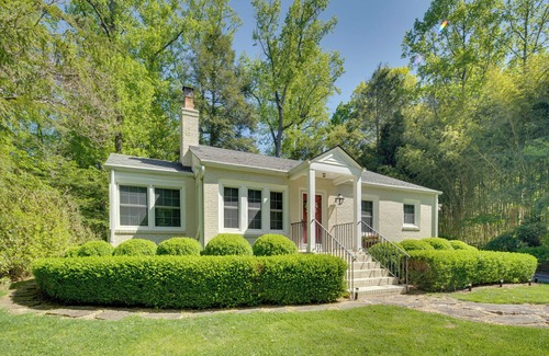 Royal Pines Cottage | 7 Mi to The Biltmore: 'Le Canard' Cottage w/Porch