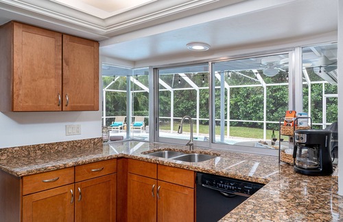 Marco Island House | 7 min Beach Walk 🏖 Pool 88° Arcade 🎮 Pool Table 🎱 8 bikes 🚴 Selfie Wall🤳