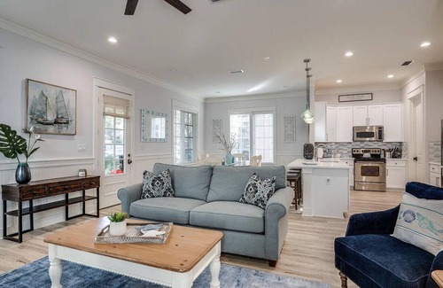 Sandestin House | ~ 7 Min to Beach~ Golf Cart~ 4 Bikes~ Private Patio~ King Bed!