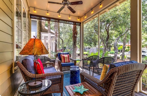 Sandestin House | ~ 7 Min to Beach~ Golf Cart~ 4 Bikes~ Private Patio~ King Bed!