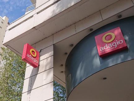 Gambetta Apartment | 7 min Walk Metro Line 1-Charras La Defense
