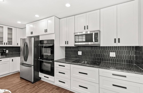 Coral Ridge Isles House | 7 mins to beach! Pool+Sauna+Outdoor games