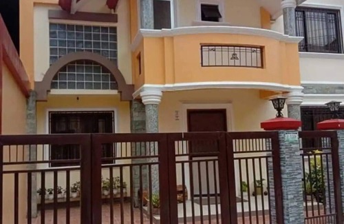 Baguio House | 7 minutes away from the Famous Burnham Park and SM City Baguio