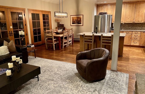 Eagle-Vail House | 7 minutes to either Vail or Beaver Creek! On golf course! Beautiful all seasons!