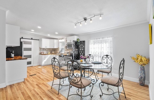 Palm Coast House | 7 minutes to the beach! House for short term rent with its own volleyball court!