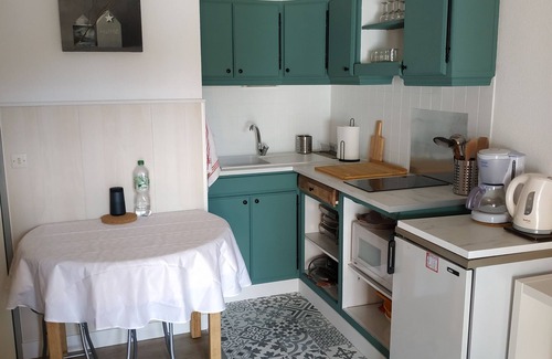 Saint-Raphael Apartment | 7 mn walk from the Peguiere beach, garden level in a green setting