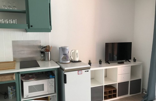 Saint-Raphael Apartment | 7 mn walk from the Peguiere beach, garden level in a green setting