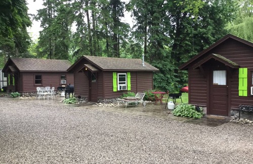 Honor Cabin | 7 Modernized Cozy Cabins Together On The Platte River!