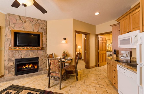 Gatlinburg Resort | 7 night Thanksgiving week is available, Sat to Sat! Westgate Smoky Mountain
