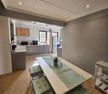 Drakenstein House | 7 On Bain