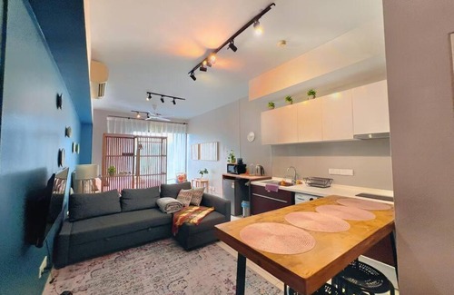 Sungai Buloh Apartment | 7 Pax Family Connecting Room D'Sara, Direct Link MRT Kampung Selamat, Near Sungai Buloh & Thomson Hospital