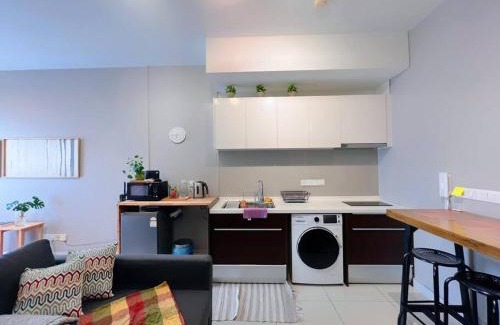 Sungai Buloh Apartment | 7 Pax Family Connecting Room D'Sara, Direct Link MRT Kampung Selamat, Near Sungai Buloh & Thomson Hospital