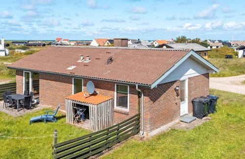 Lild Strand House | 7 person holiday home in Frøstrup