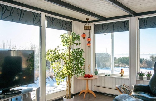 Skødshoved Strand House | 7 person holiday home in Knebel