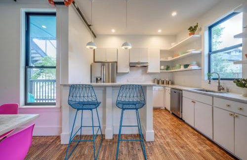 West End House | 7 Private Suites Sleeps 25 Walkable to SXSW