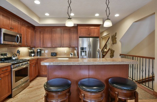 Champion House | 7 Springs - Luxury Southwind Ski-in Ski-Out Mountaintop Townhouse