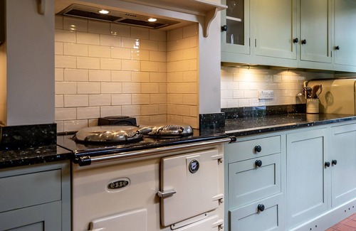 York House | 7 St John's Crescent - a family break that sleeps 6 guests in 3 bedrooms