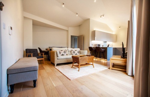 St Leonards-On-Sea Apartment | 7 The Hideaway (2mins from the beach)