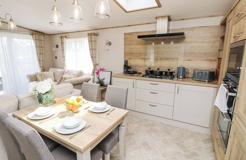 Woodfalls Cottage | 7 WILD HAVEN, pet friendly, with a garden in Landford