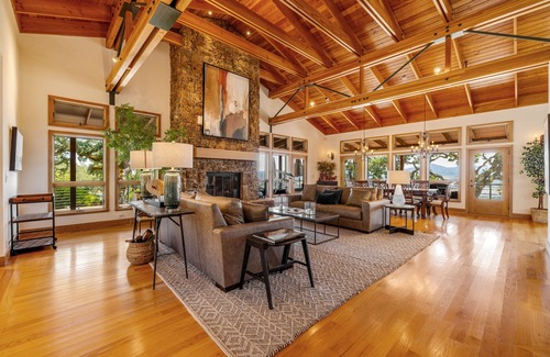 Cloverdale House | 70-acre luxury vineyard estate with 360-degree view, lap pool, hot tub - dogs OK