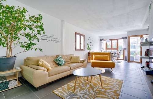 Champs Elysees Apartment | 70 m² Apartment ∙ 2 bedrooms ∙ 6 guests