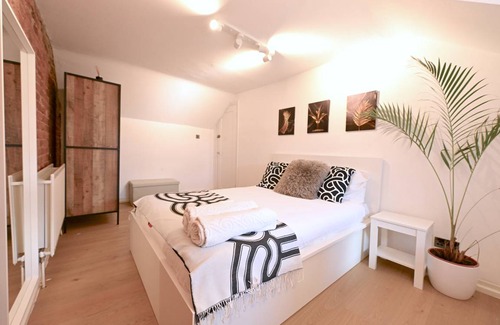 New Cross Apartment | 70 m² Apartment ∙ 3 bedrooms ∙ 6 guests