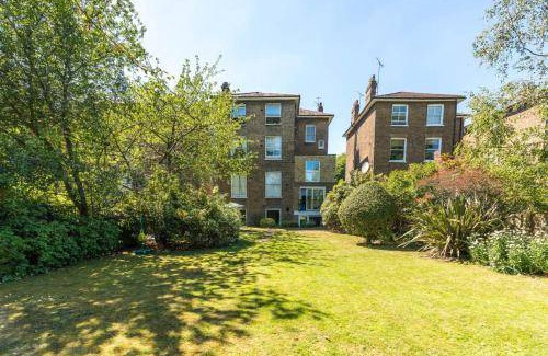 South Hampstead Apartment | 70 m² Apartment ∙ 3 bedrooms ∙ 6 guests