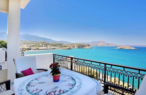 Plaka Apartment | 70 m² Apartment ∙ 3 bedrooms ∙ 6 guests