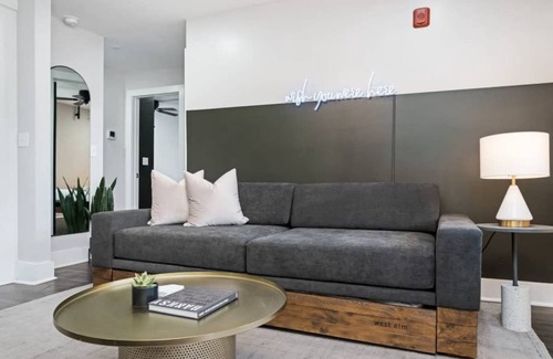 East Bank Apartment | 70 m² Apartment ∙ 3 bedrooms ∙ 8 guests