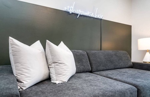 East Bank Apartment | 70 m² Apartment ∙ 3 bedrooms ∙ 8 guests