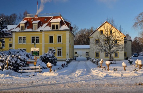 Grossharthau Apartment | 70 m² Apartment ∙ 1 bedroom ∙ 5 guests