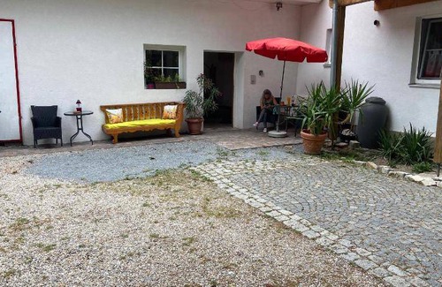 Wallersdorf Apartment | 70 m² Apartment ∙ 4 bedrooms ∙ 7 guests