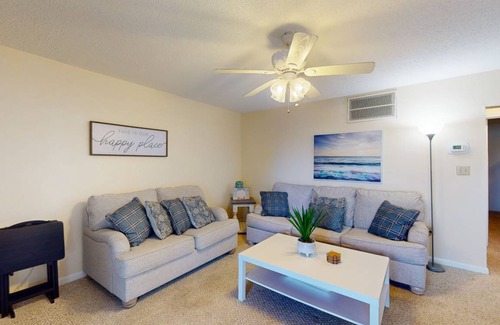 Caine Woods Condo | 70 m² Condo ∙ 2 bedrooms ∙ 5 guests