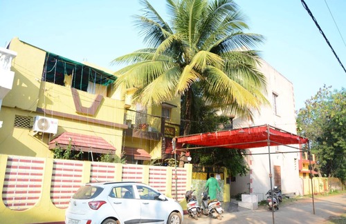 Jagdalpur House | 70 m² House ∙ 1 bedroom ∙ 12 guests