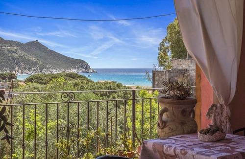 Solanas House | 70 m² House ∙ 3 bedrooms ∙ 5 guests