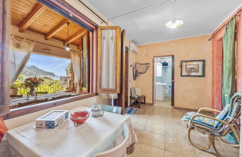 Solanas House | 70 m² House ∙ 3 bedrooms ∙ 5 guests
