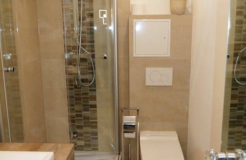 Thalkirchen - Obersendling - Forstenried - Furstenried - Solln Resort | 70 m² Private room ∙ 1 bedroom ∙ 2 guests