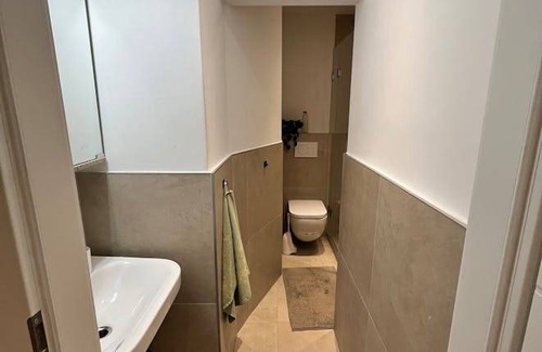 Alt-Moosach Resort | 70 m² Private room ∙ 1 bedroom ∙ 1 guest