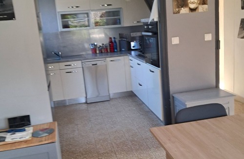 Jullouville House | 70 m2 single-storey house with loggia