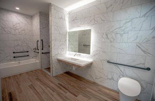 White Sulphur Springs Hotel | 70 m² Hotel ∙ 6 guests