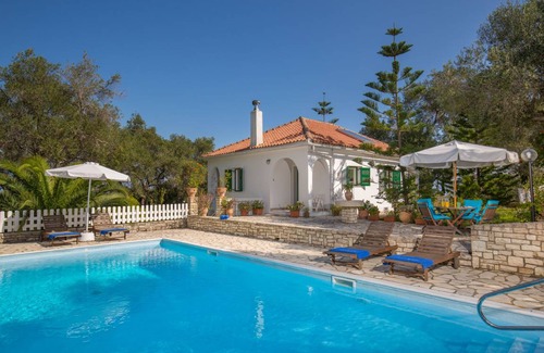 Koutsi Villa | 70 m² Villa ∙ 2 bedrooms ∙ 4 guests