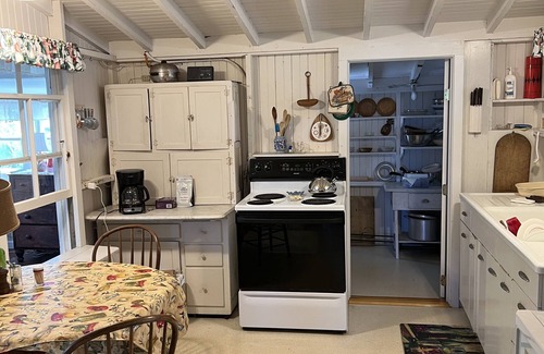 Old Lyme Cottage | 70 Year old cottage on 2.8 acres, stunning views and sunsets