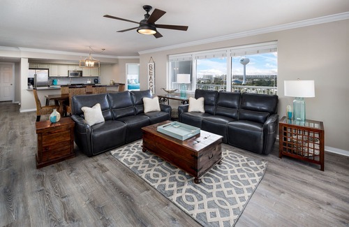 Fort Walton Beach Condo | 700 FT Lazy River | 4 BR/4 King Beds | 2,417 Sq Ft