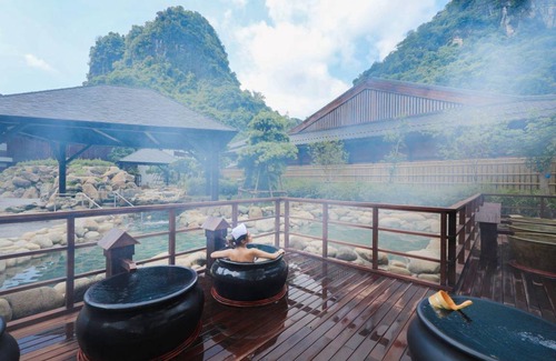 Bai Chay Resort | 700 m² Resort ∙ 6 bedrooms ∙ 127 guests