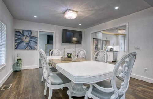 North Buckhead House | 7000 m² House ∙ 8 bedrooms ∙ 16 guests