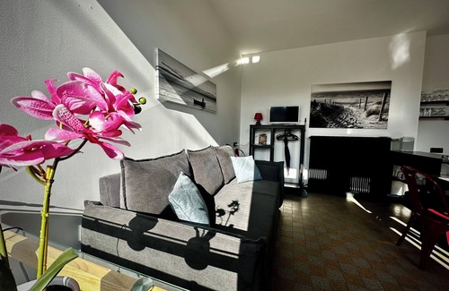 Cayeux-sur-Mer Apartment | 700m from the sea, apartment with terrace, parking and pétanque court.