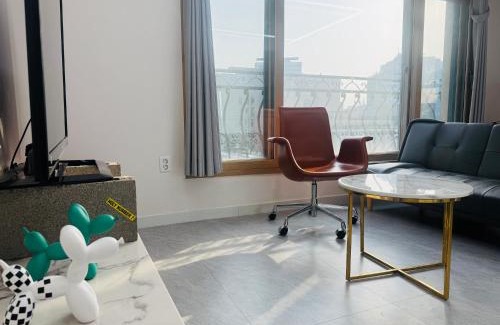 Seongsu Apartment | 701, Seongsu Station Jungnangcheon Cherry Blossom Road Han River airport bus